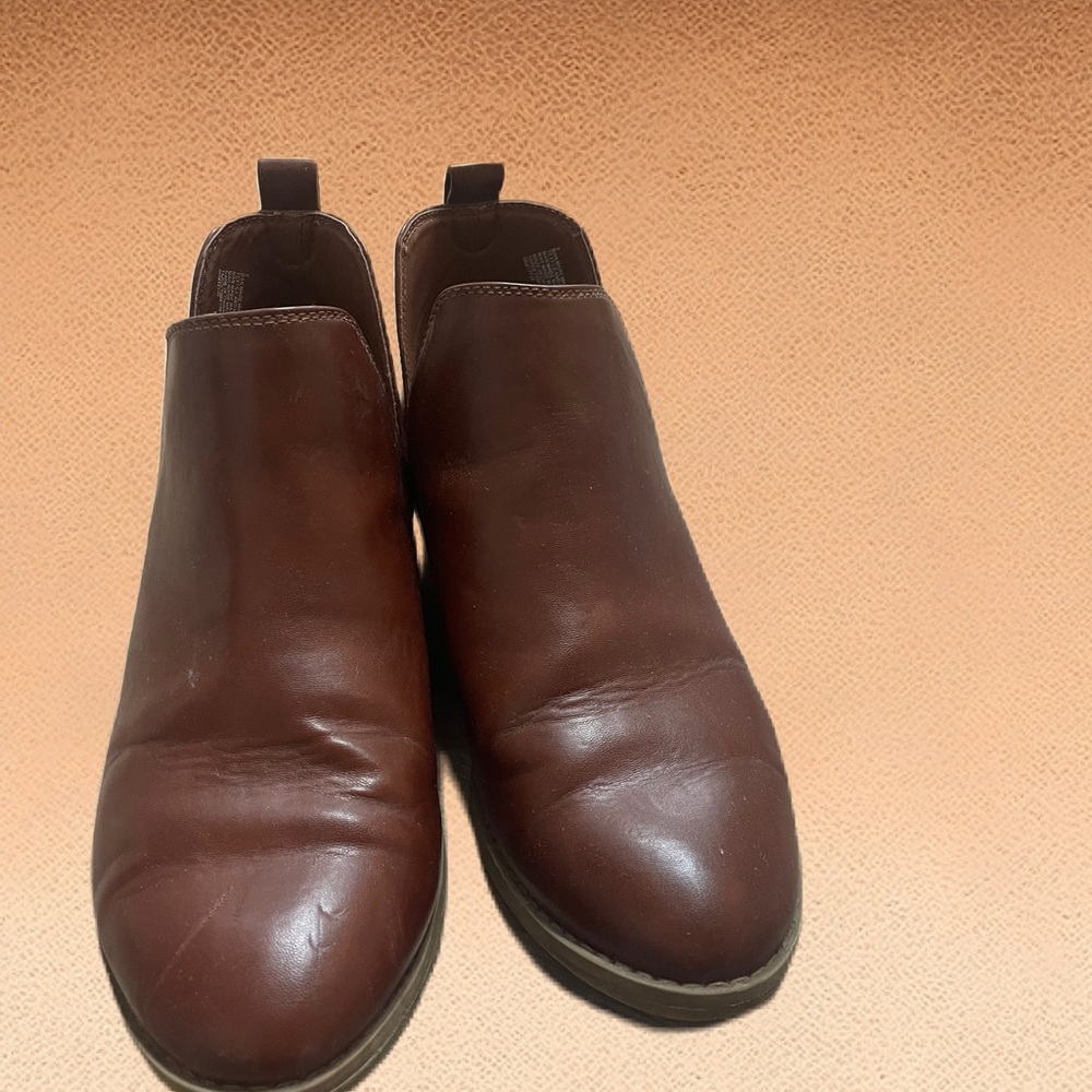 🤎 Universal Threads Ankle Bootie 9 - Picture 5 of 5